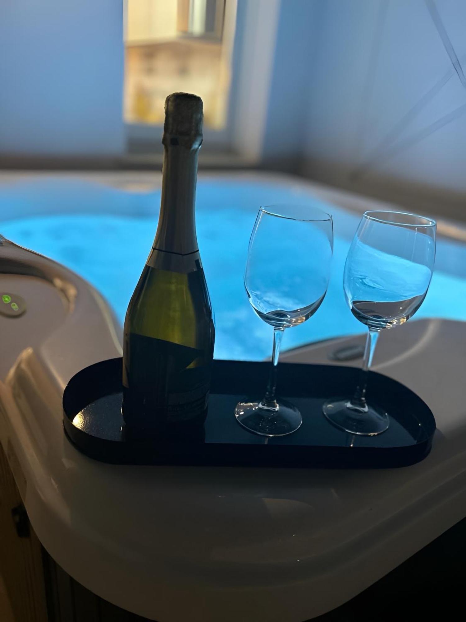 "Bea'S Terrace" - Private Jacuzzi And Panoramic Rooftop In The City Centre Cagliari Exterior photo