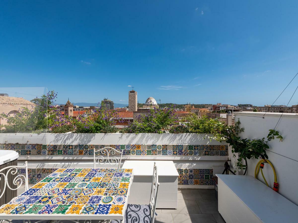 "Bea'S Terrace" - Private Jacuzzi And Panoramic Rooftop In The City Centre Cagliari Exterior photo